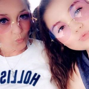 Meet your Posher, Leanna